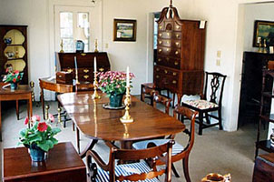 Ahlberg Antiques